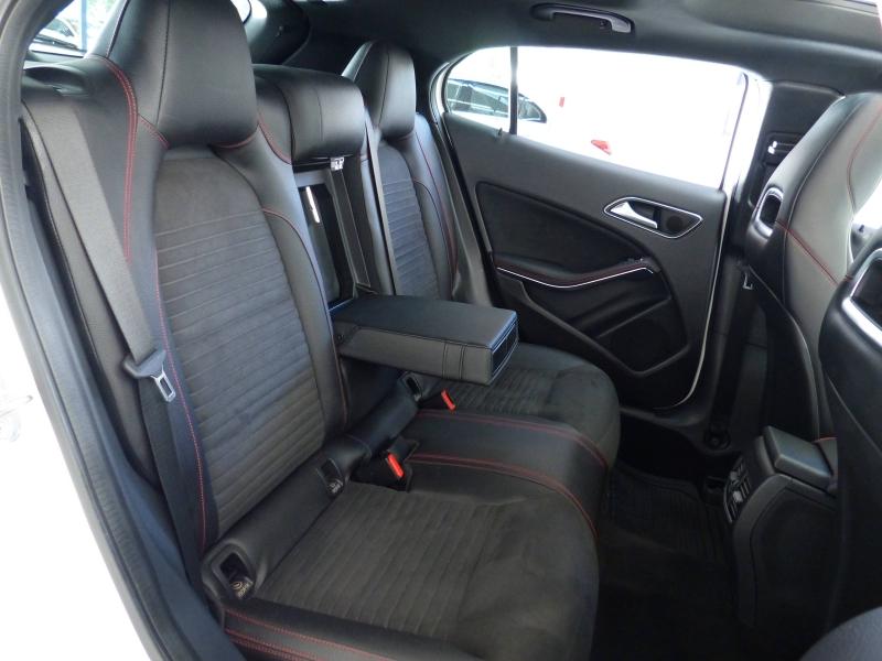 MERCEDES-BENZ GLA - 200 d 136ch Fascination 7G-DCT Euro6c