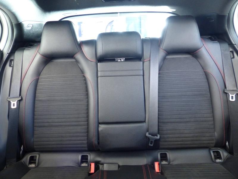 MERCEDES-BENZ GLA - 200 d 136ch Fascination 7G-DCT Euro6c