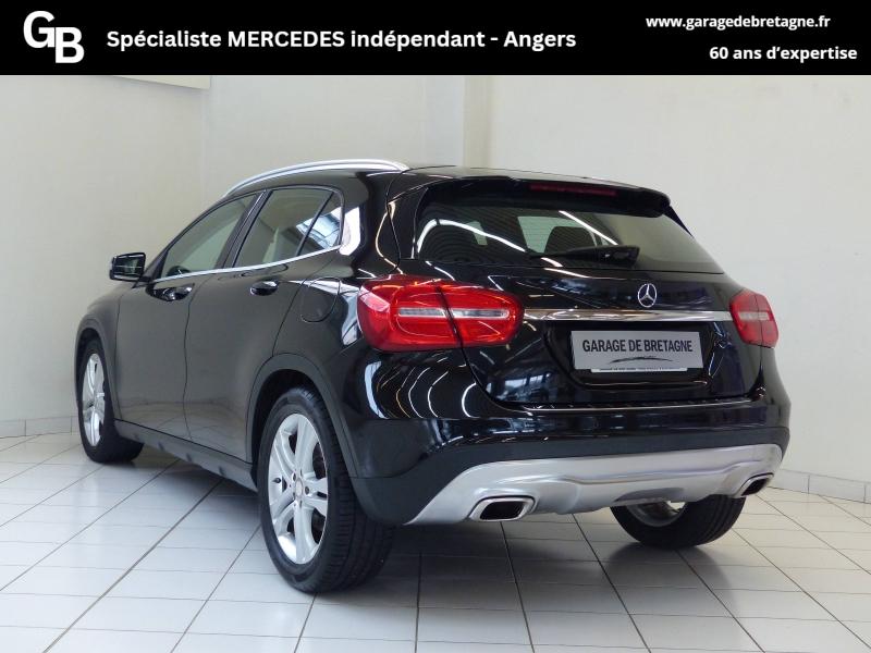 MERCEDES-BENZ GLA - 200 Sensation 7G-DCT