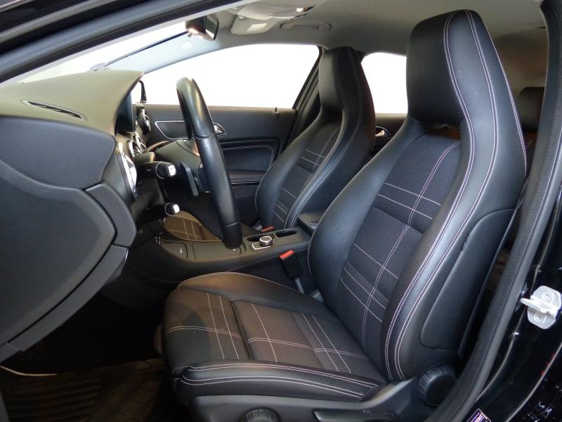 MERCEDES-BENZ GLA - 200 Sensation 7G-DCT