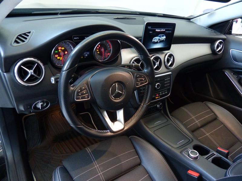 MERCEDES-BENZ GLA - 200 Sensation 7G-DCT