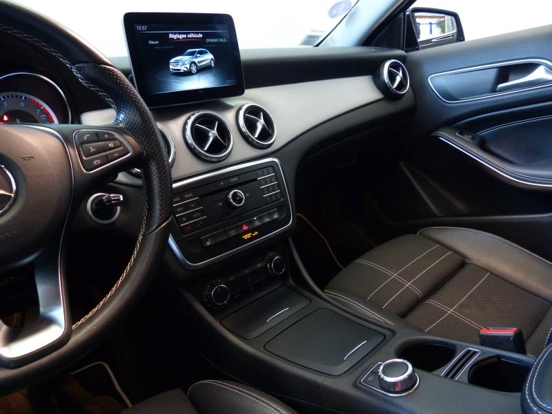 MERCEDES-BENZ GLA - 200 Sensation 7G-DCT