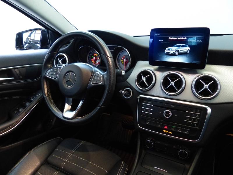 MERCEDES-BENZ GLA - 200 Sensation 7G-DCT