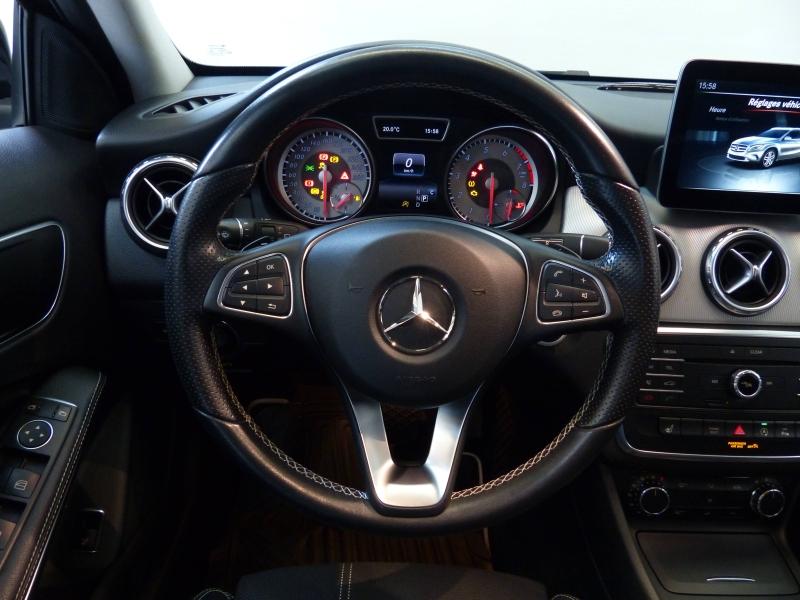 MERCEDES-BENZ GLA - 200 Sensation 7G-DCT