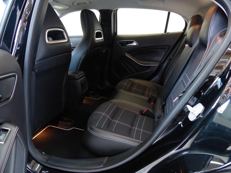 MERCEDES-BENZ GLA - 200 Sensation 7G-DCT