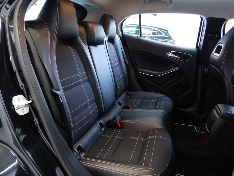 MERCEDES-BENZ GLA - 200 Sensation 7G-DCT