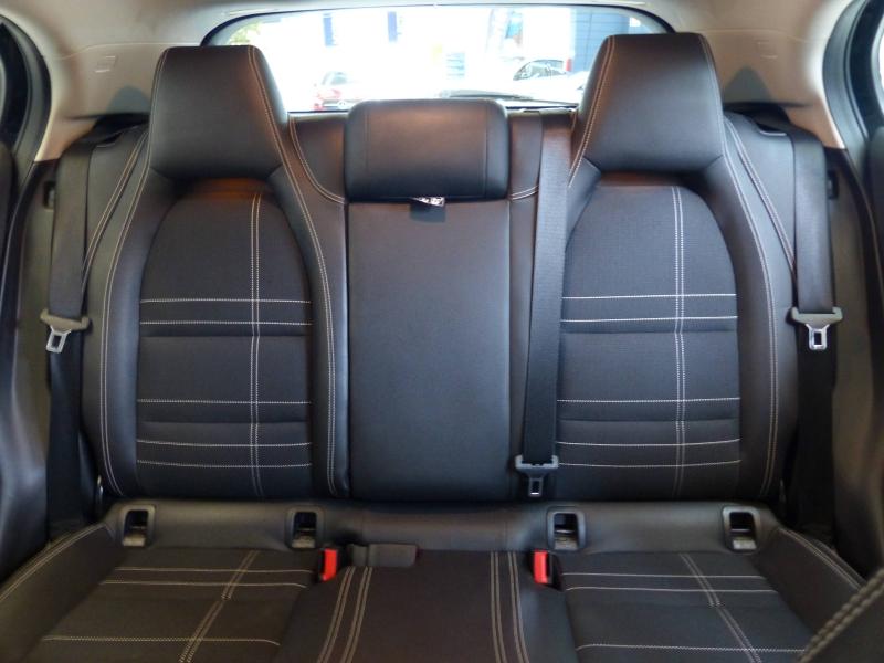 MERCEDES-BENZ GLA - 200 Sensation 7G-DCT