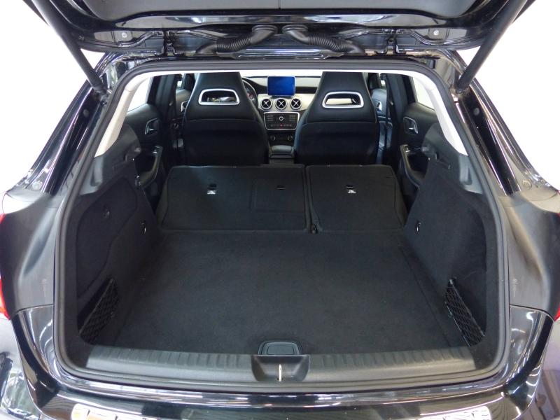 MERCEDES-BENZ GLA - 200 Sensation 7G-DCT