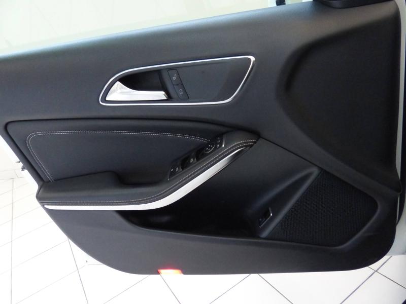 MERCEDES-BENZ GLA - 220 d 170ch Starlight Edition 7G-DCT Euro6c