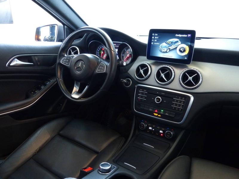 MERCEDES-BENZ GLA - 220 d Activity Edition 7G-DCT