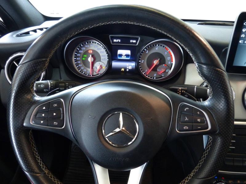 MERCEDES-BENZ GLA - 220 d Activity Edition 7G-DCT