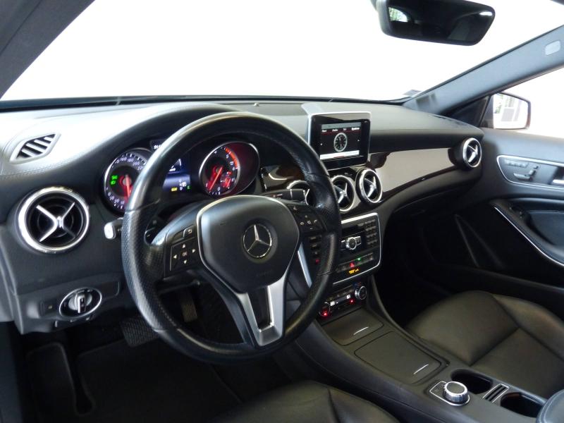 MERCEDES-BENZ GLA - 200 CDI Sensation 7G-DCT