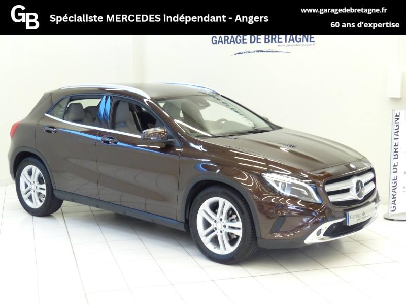 MERCEDES-BENZ GLA - 200 Sensation 7G-DCT