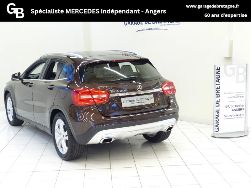MERCEDES-BENZ GLA - 200 Sensation 7G-DCT