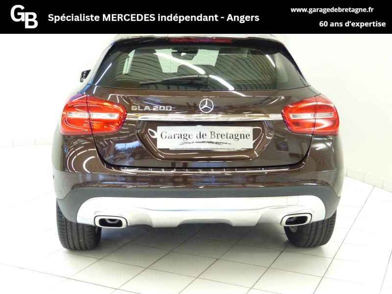 MERCEDES-BENZ GLA - 200 Sensation 7G-DCT