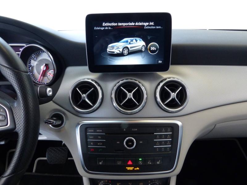 MERCEDES-BENZ GLA - 200 Sensation 7G-DCT