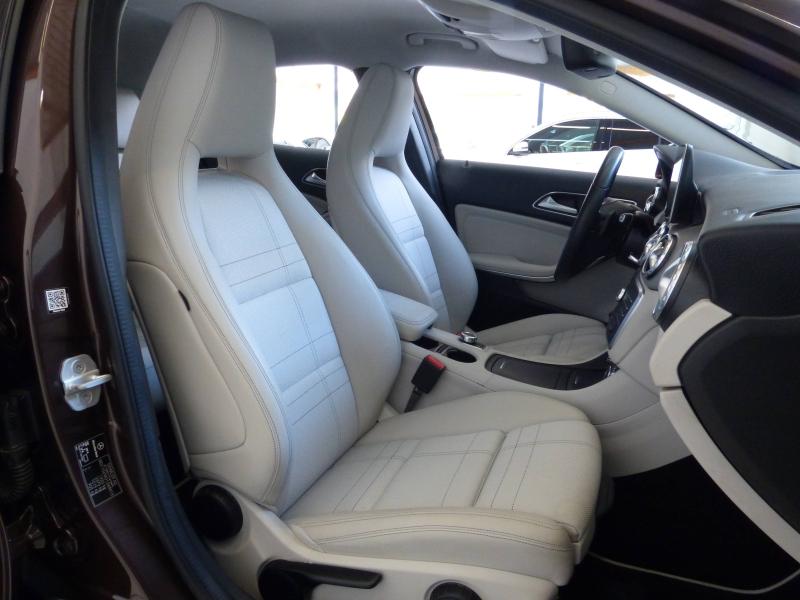MERCEDES-BENZ GLA - 200 Sensation 7G-DCT