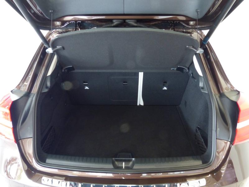 MERCEDES-BENZ GLA - 200 Sensation 7G-DCT