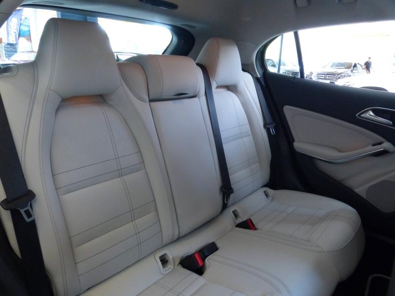 MERCEDES-BENZ GLA - 200 Sensation 7G-DCT