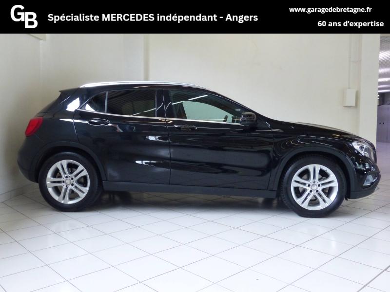 MERCEDES-BENZ GLA - 200 Sensation 7G-DCT