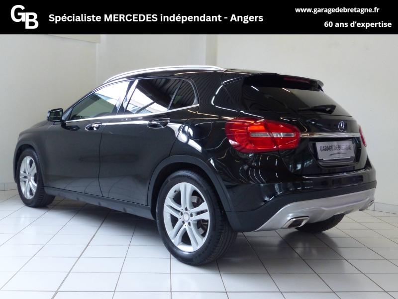 MERCEDES-BENZ GLA - 200 Sensation 7G-DCT