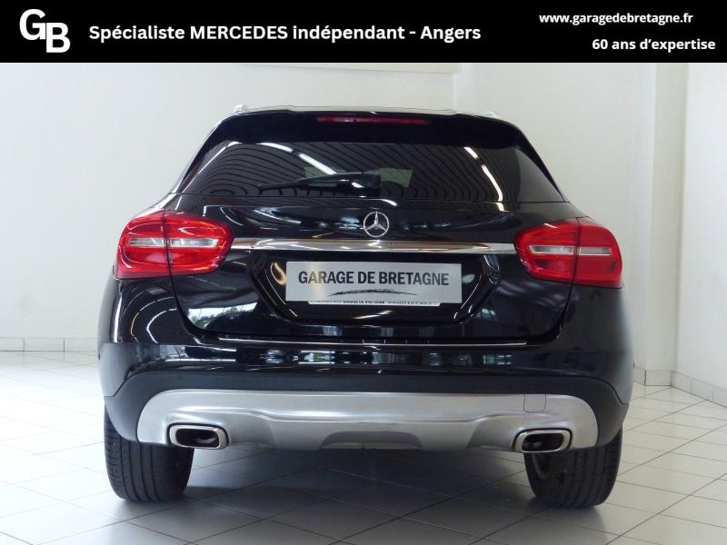 MERCEDES-BENZ GLA - 200 Sensation 7G-DCT
