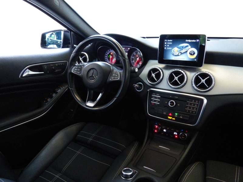 MERCEDES-BENZ GLA - 200 Sensation 7G-DCT