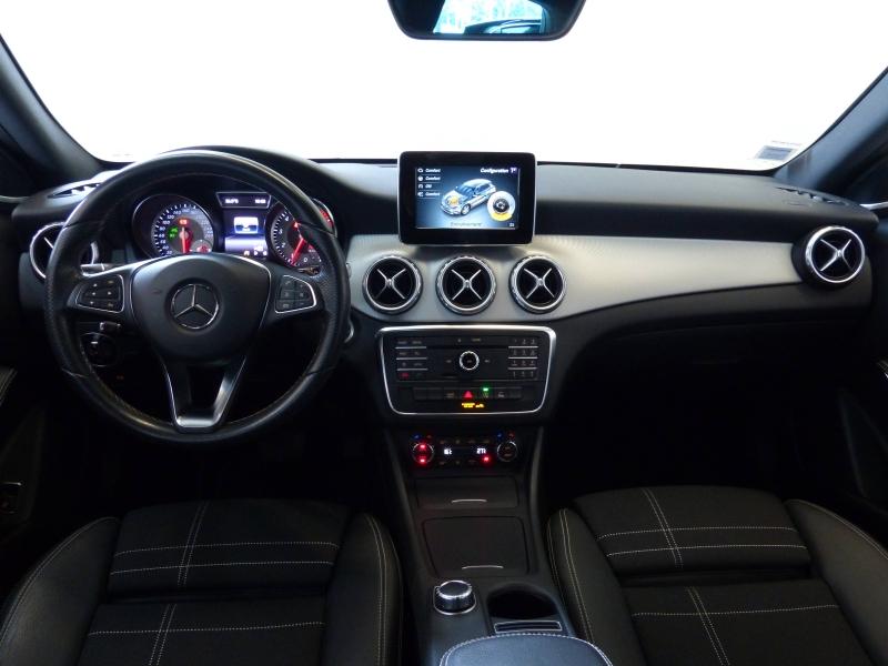 MERCEDES-BENZ GLA - 200 Sensation 7G-DCT