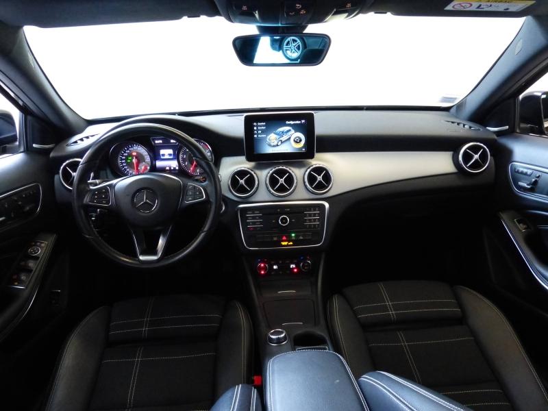 MERCEDES-BENZ GLA - 200 Sensation 7G-DCT