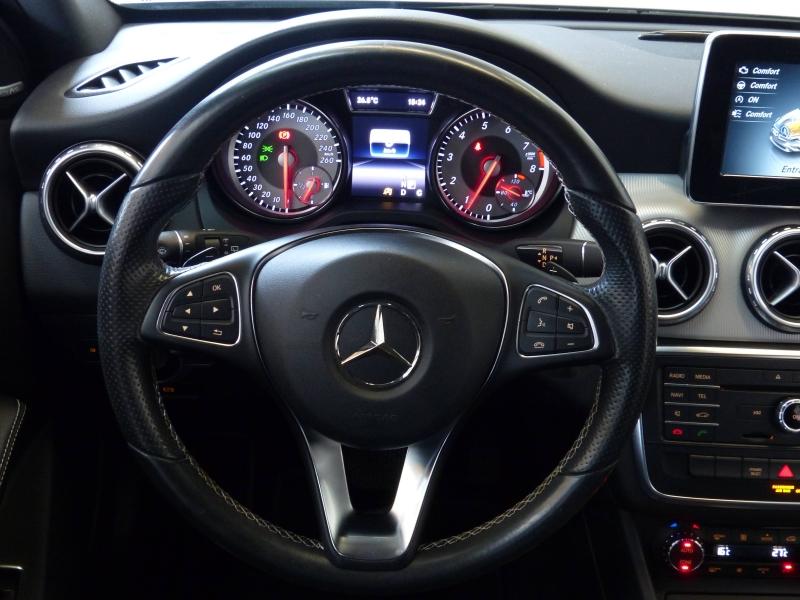 MERCEDES-BENZ GLA - 200 Sensation 7G-DCT