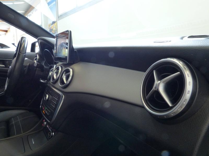 MERCEDES-BENZ GLA - 200 Sensation 7G-DCT