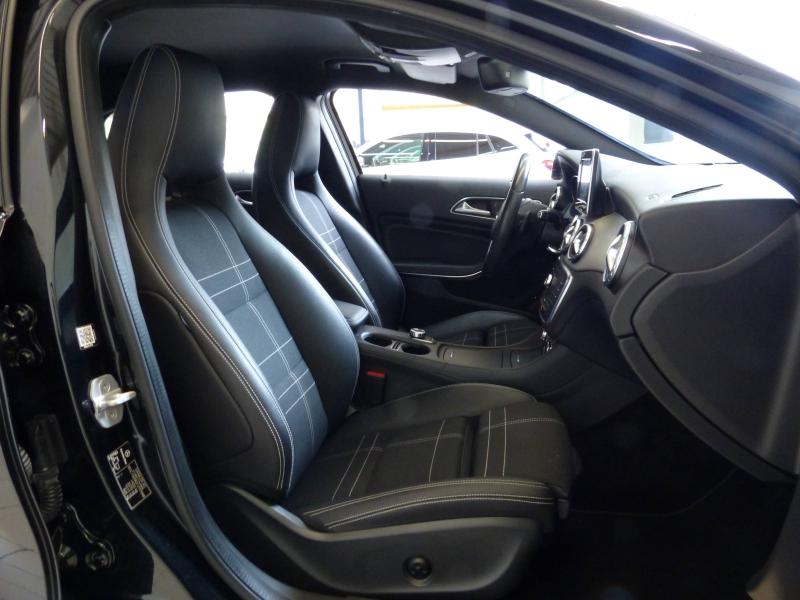MERCEDES-BENZ GLA - 200 Sensation 7G-DCT