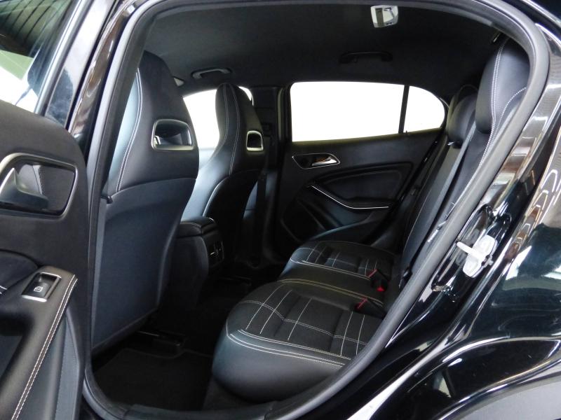 MERCEDES-BENZ GLA - 200 Sensation 7G-DCT