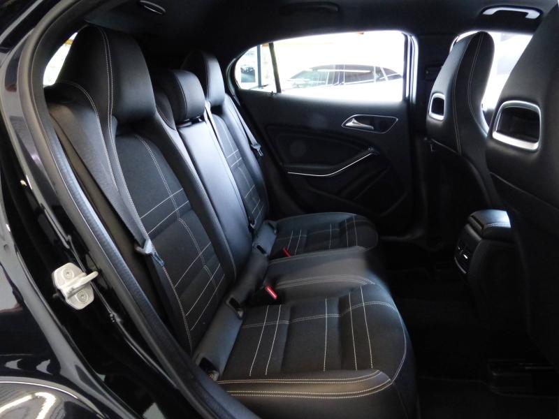 MERCEDES-BENZ GLA - 200 Sensation 7G-DCT