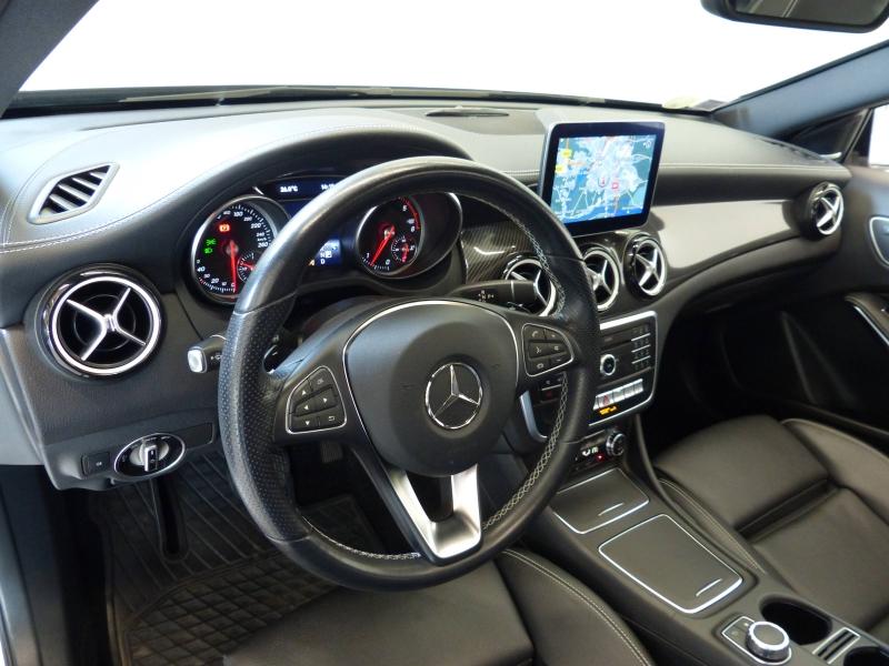 MERCEDES-BENZ GLA - 200 d 136ch Fascination 7G-DCT Euro6c
